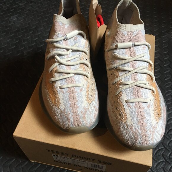 Yeezy 380 Pepper Size 9.5 Mens w/ Extra Laces - Picture 3 of 8